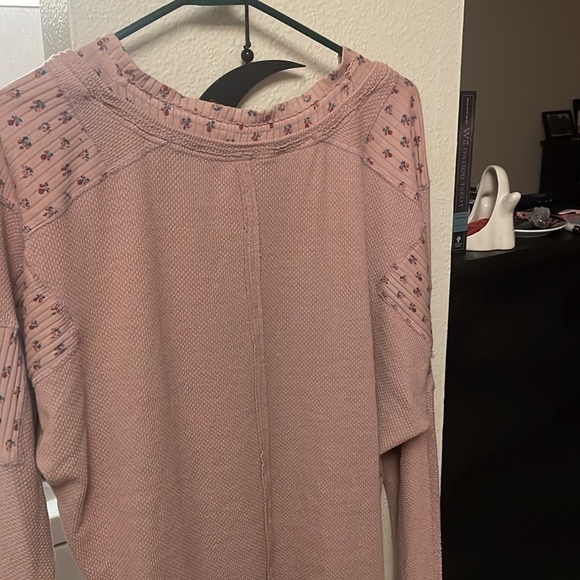 Free People Thermal Henley Style Oversized Fit - Picture 4 of 5